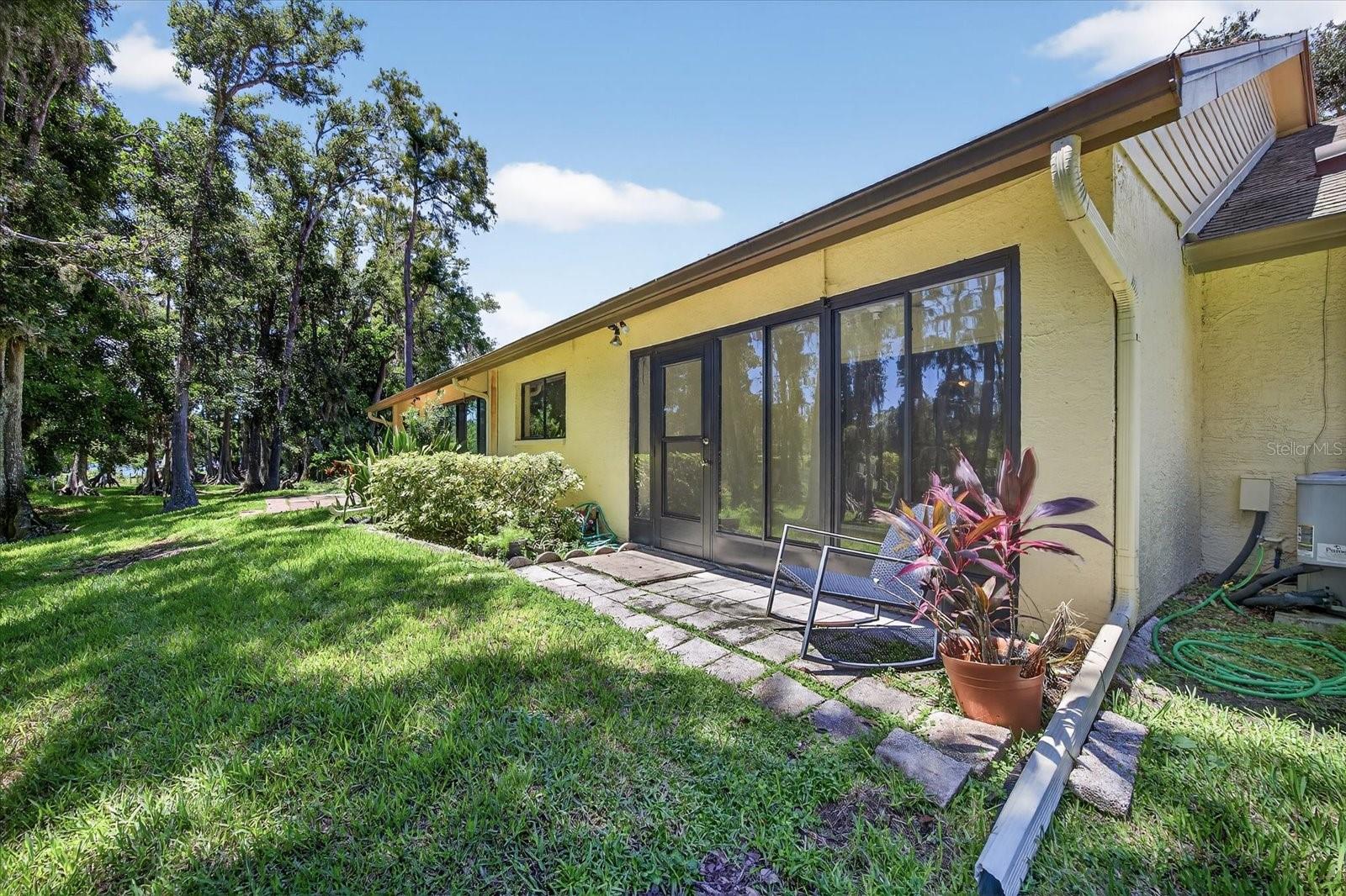 2561 OAKLEAF LANE 40B