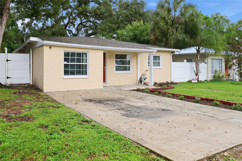 Photo of 8407 N Newport Avenue, Tampa, FL 33604 (MLS # TB8560082)