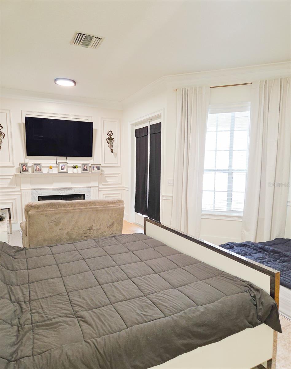 MARKHAM MEADOWS - Residential