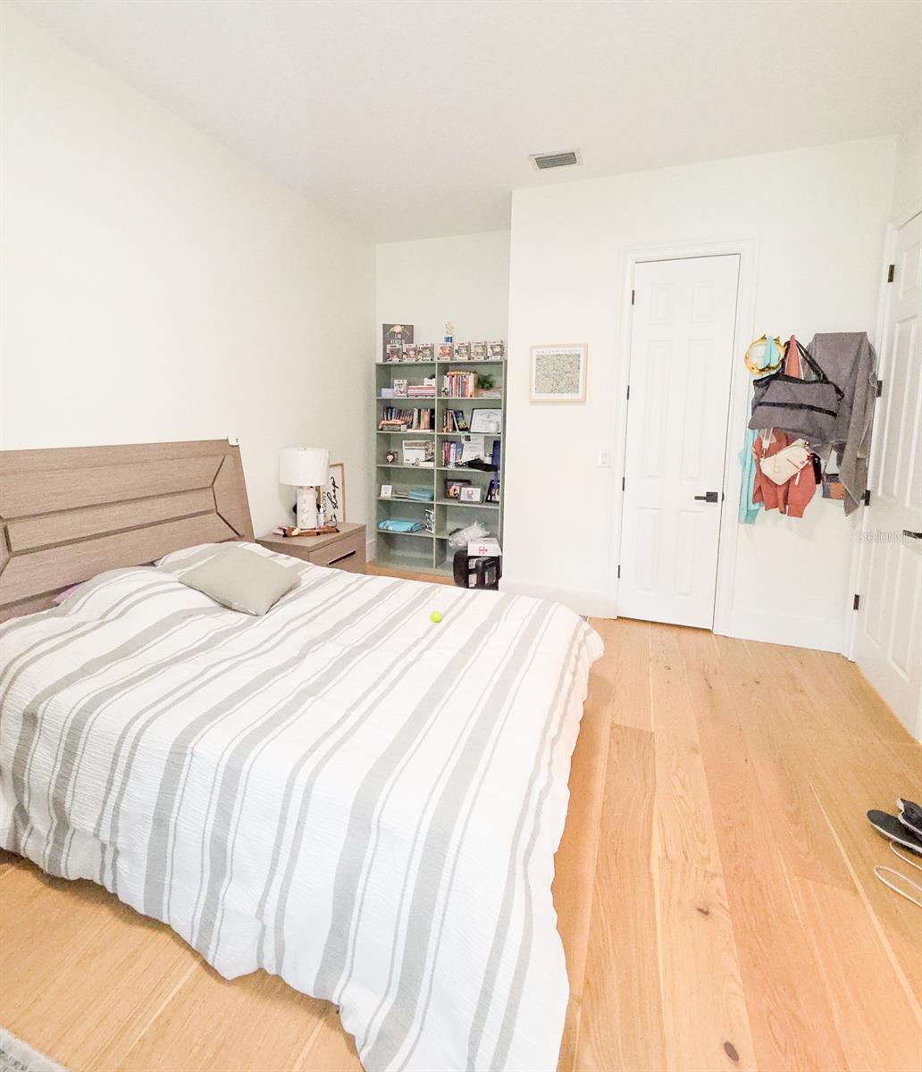 MARKHAM MEADOWS - Residential