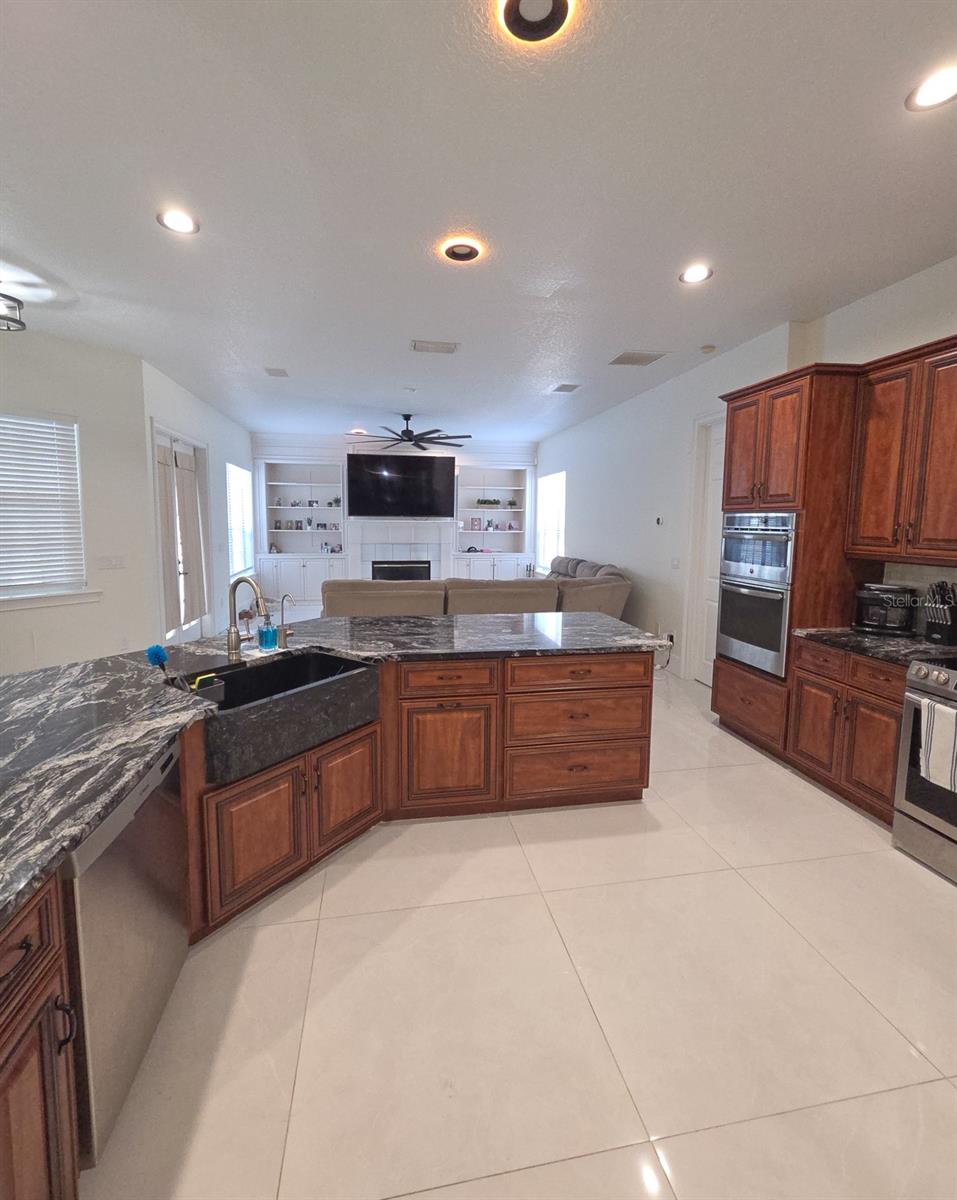 MARKHAM MEADOWS - Residential