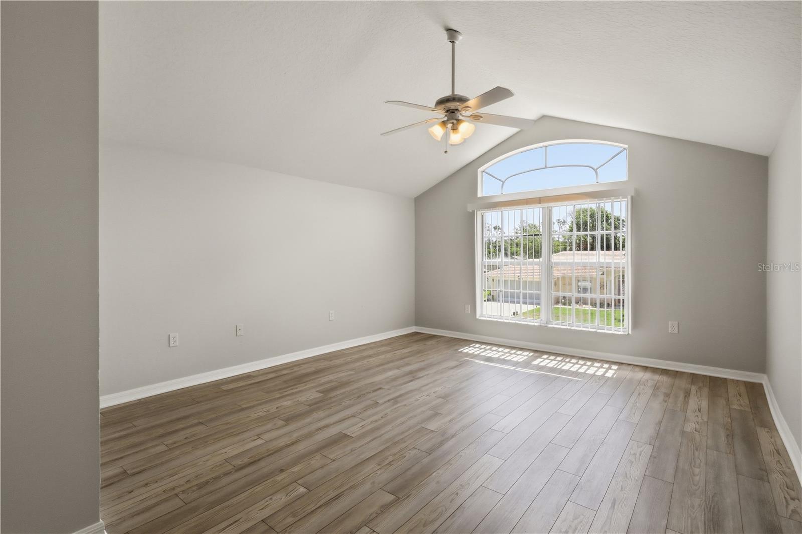 PINE GROVE - Residential