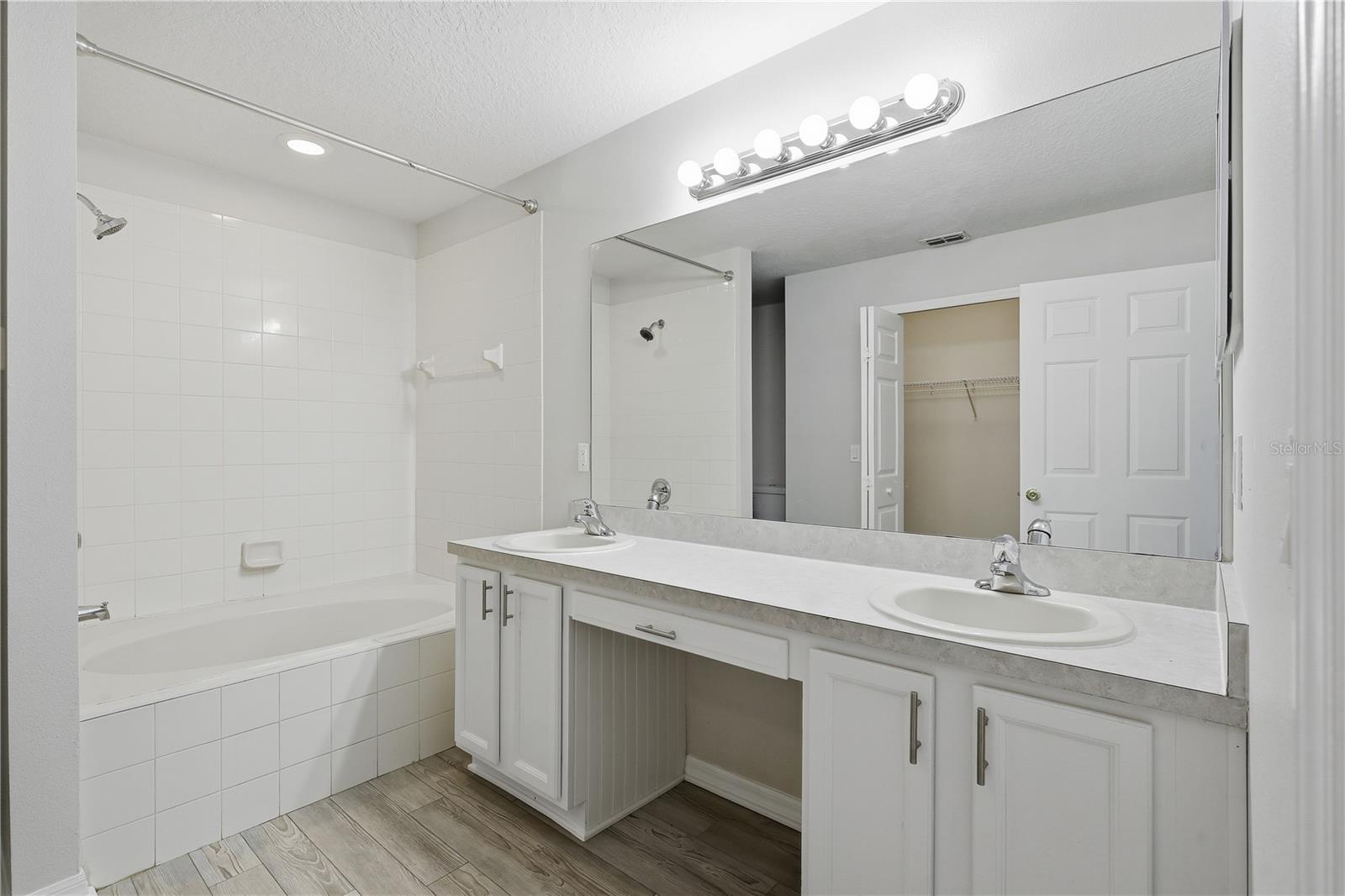 PINE GROVE - Residential