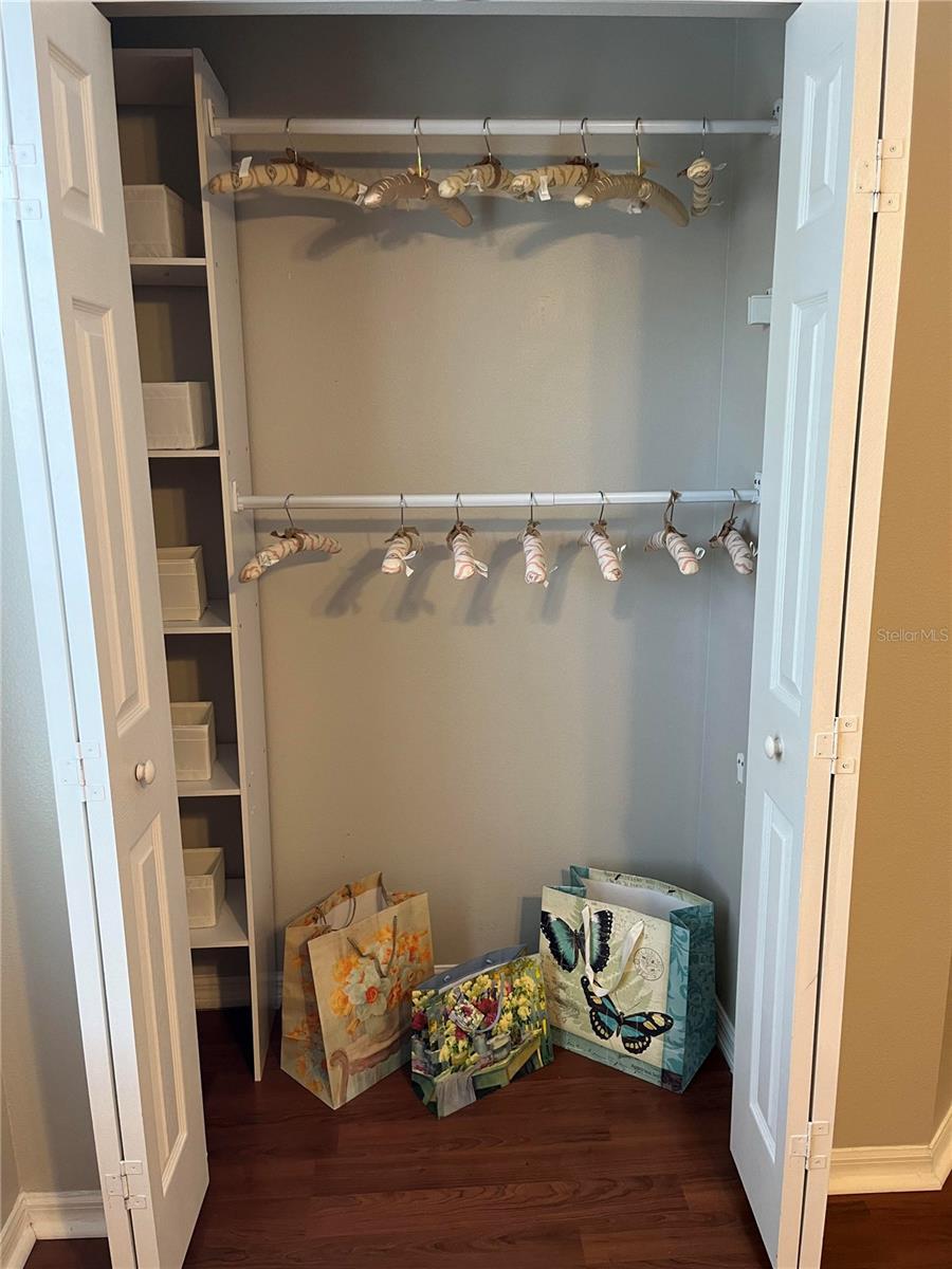 RESERVE/LAKEVIEW CONDO - Residential Lease