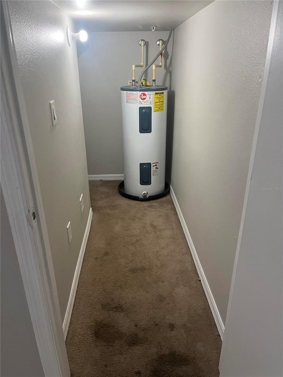 RESERVE/LAKEVIEW CONDO - Residential Lease