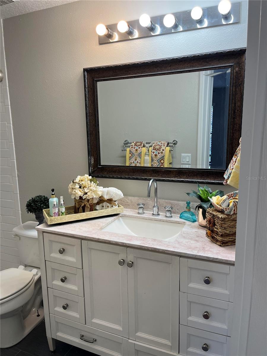 RESERVE/LAKEVIEW CONDO - Residential Lease