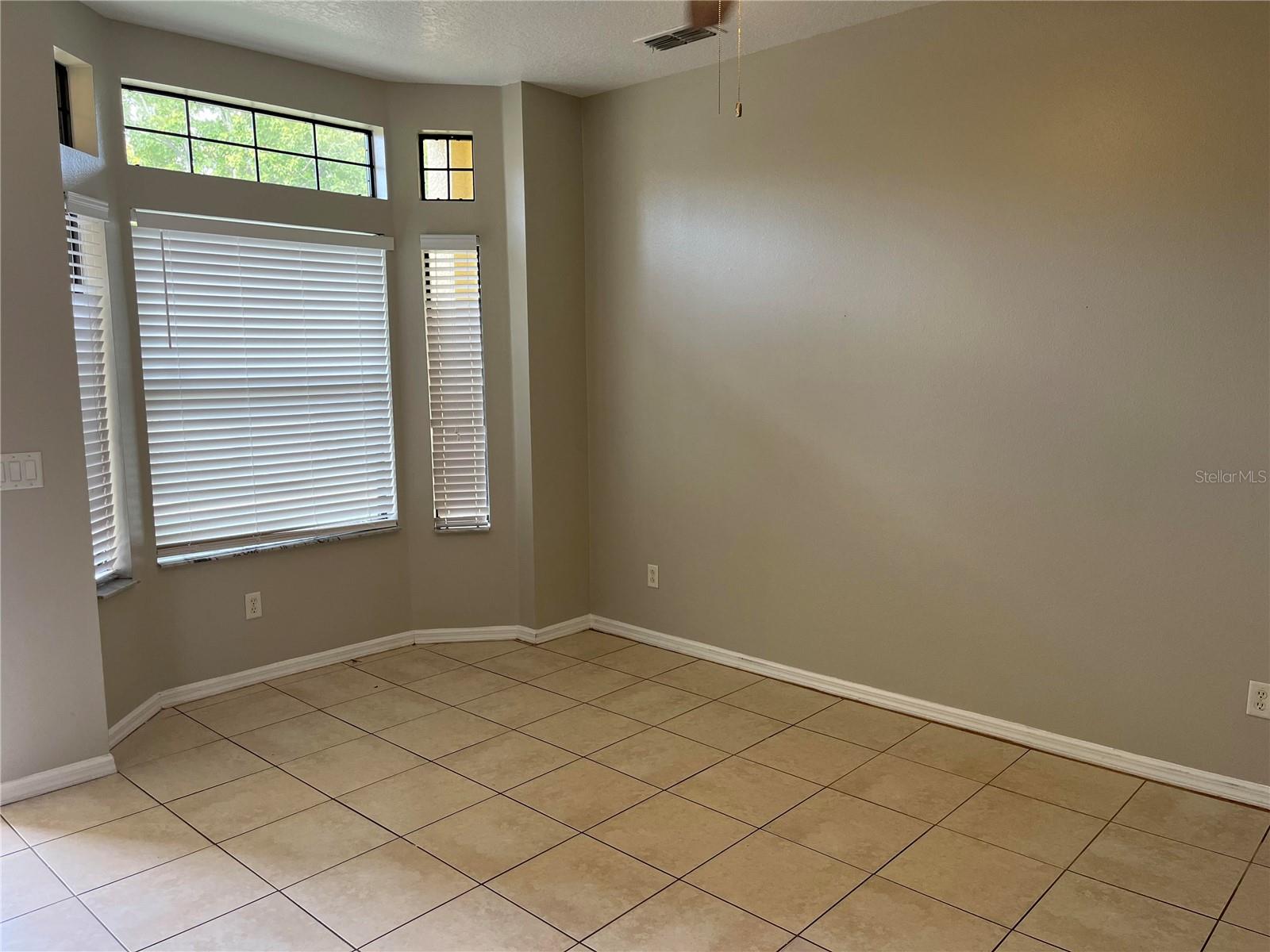 RESERVE/LAKEVIEW CONDO - Residential Lease