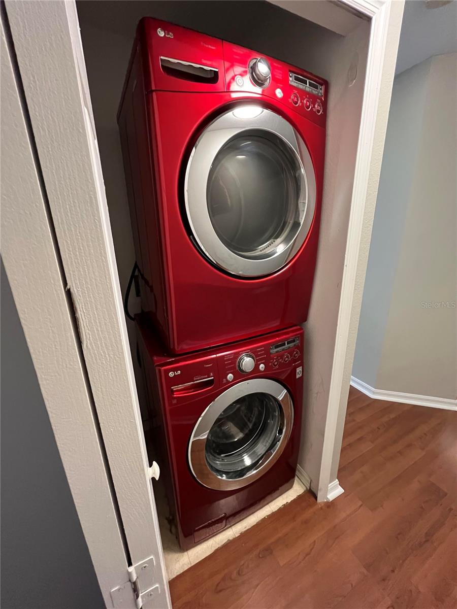 RESERVE/LAKEVIEW CONDO - Residential Lease