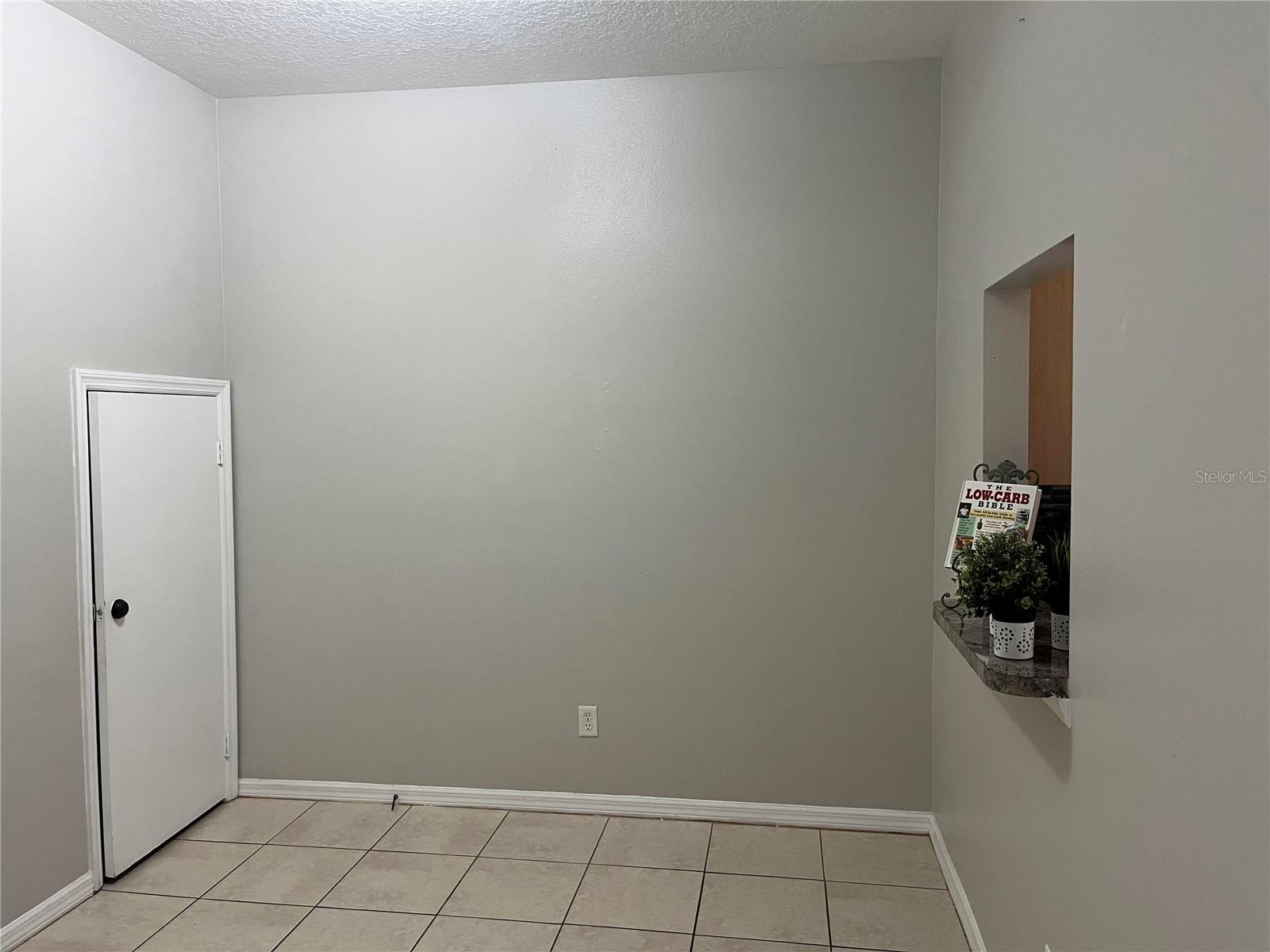 RESERVE/LAKEVIEW CONDO - Residential Lease