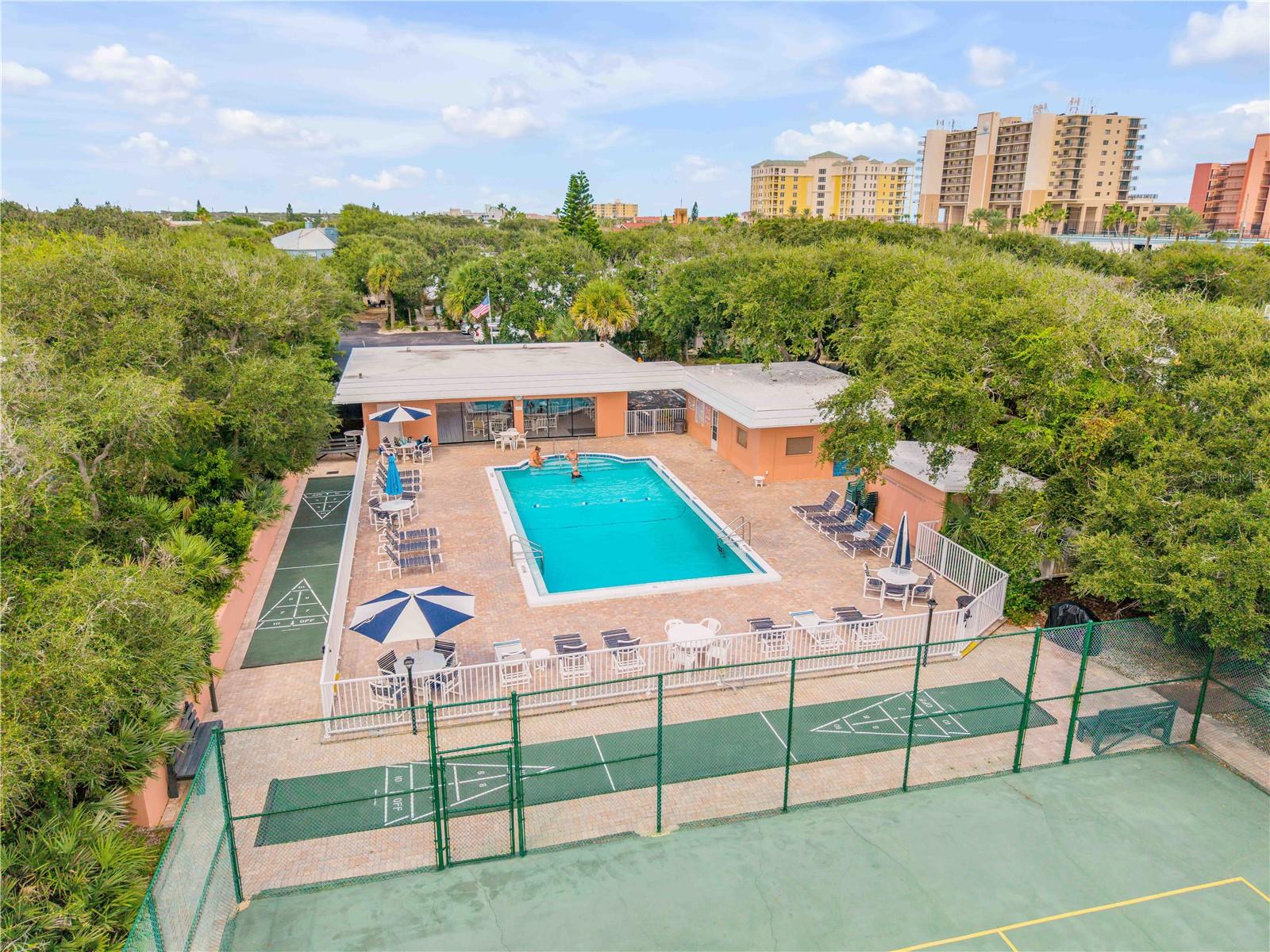 BAHAMIAN CLUB UNITS 01-03 INC - Residential