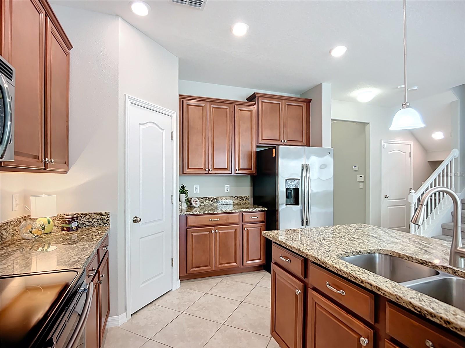 ENCLAVE AT BOYETTE - Residential Lease