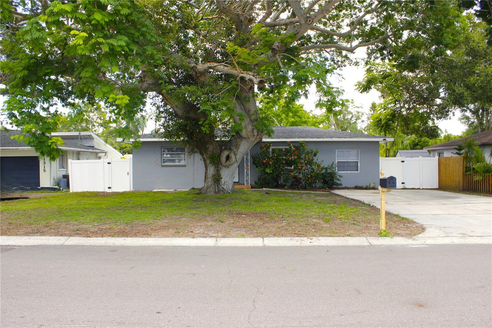 1317 S BETTY LANE