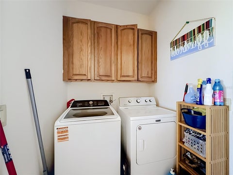 Tiny photo for 38634 Lakeview Walk, Lady Lake, FL 32159 (MLS # TB8562561)