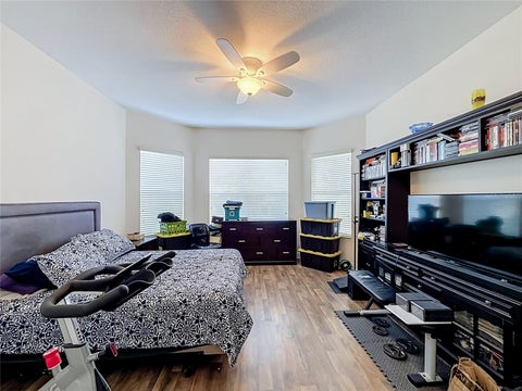 Tiny photo for 38634 Lakeview Walk, Lady Lake, FL 32159 (MLS # TB8562561)