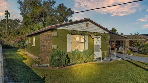 A home in WINTER HAVEN