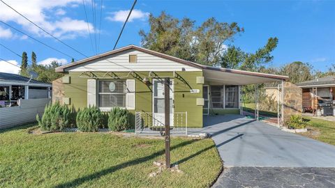 A home in WINTER HAVEN