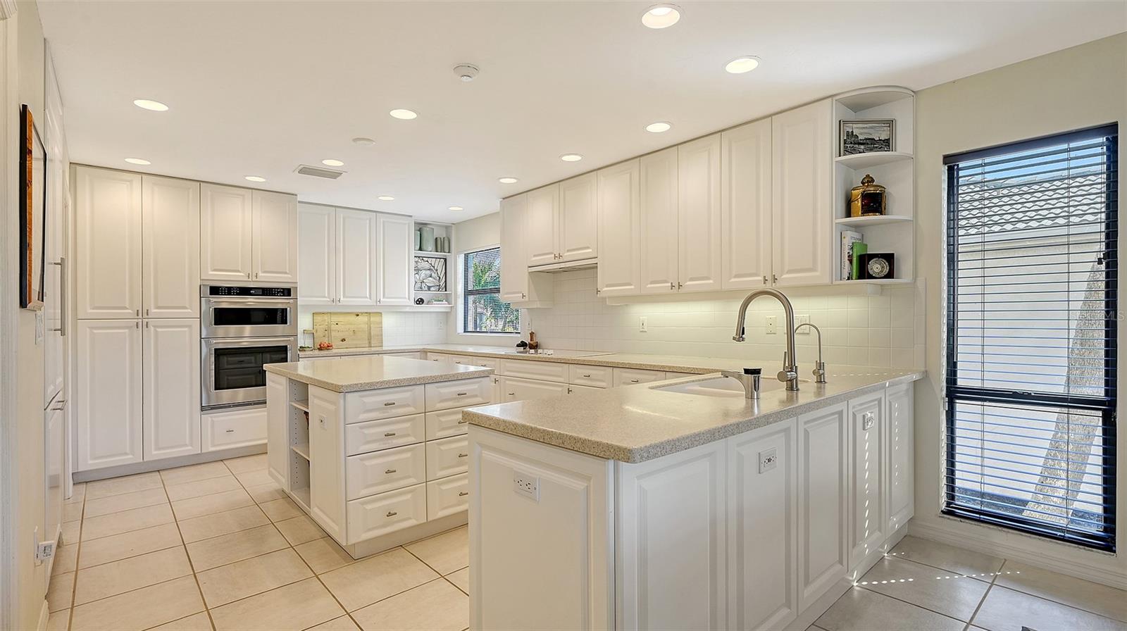 BAY ISLES - Residential