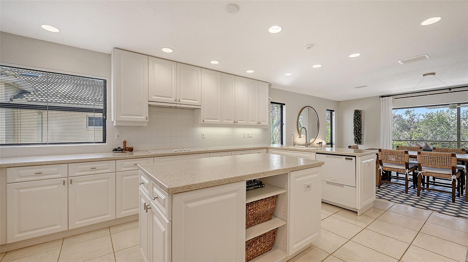 BAY ISLES - Residential