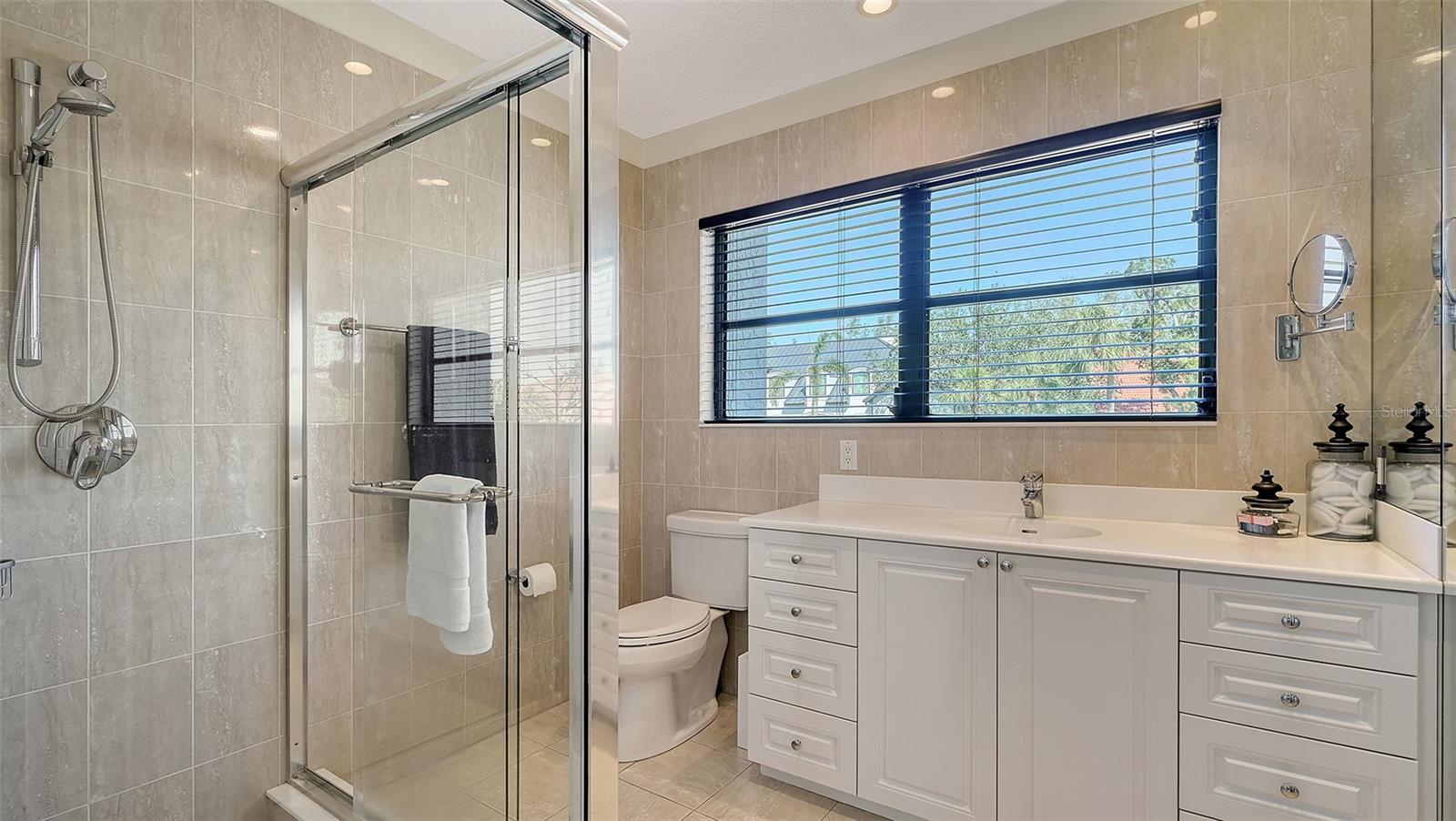 BAY ISLES - Residential