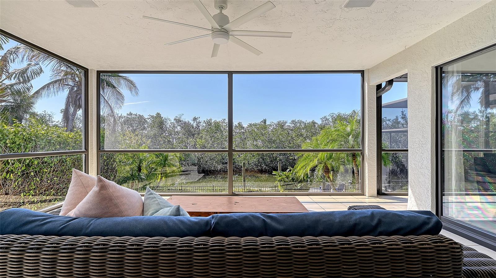 BAY ISLES - Residential