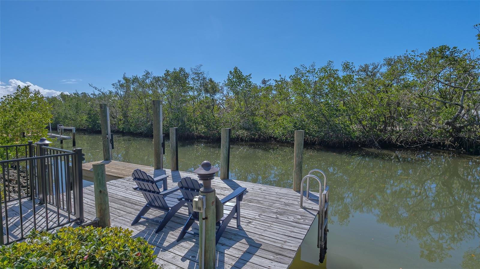 BAY ISLES - Residential