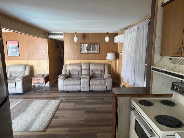 FLORIDANA MOBILE HOMESITE 3 - Residential