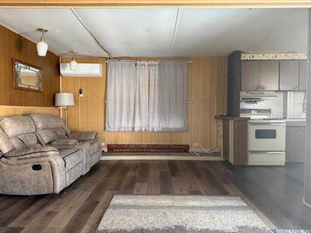 FLORIDANA MOBILE HOMESITE 3 - Residential