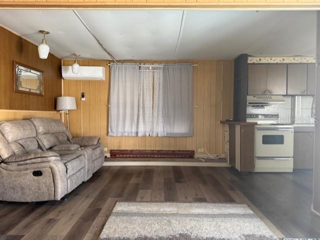 FLORIDANA MOBILE HOMESITE 3 - Residential