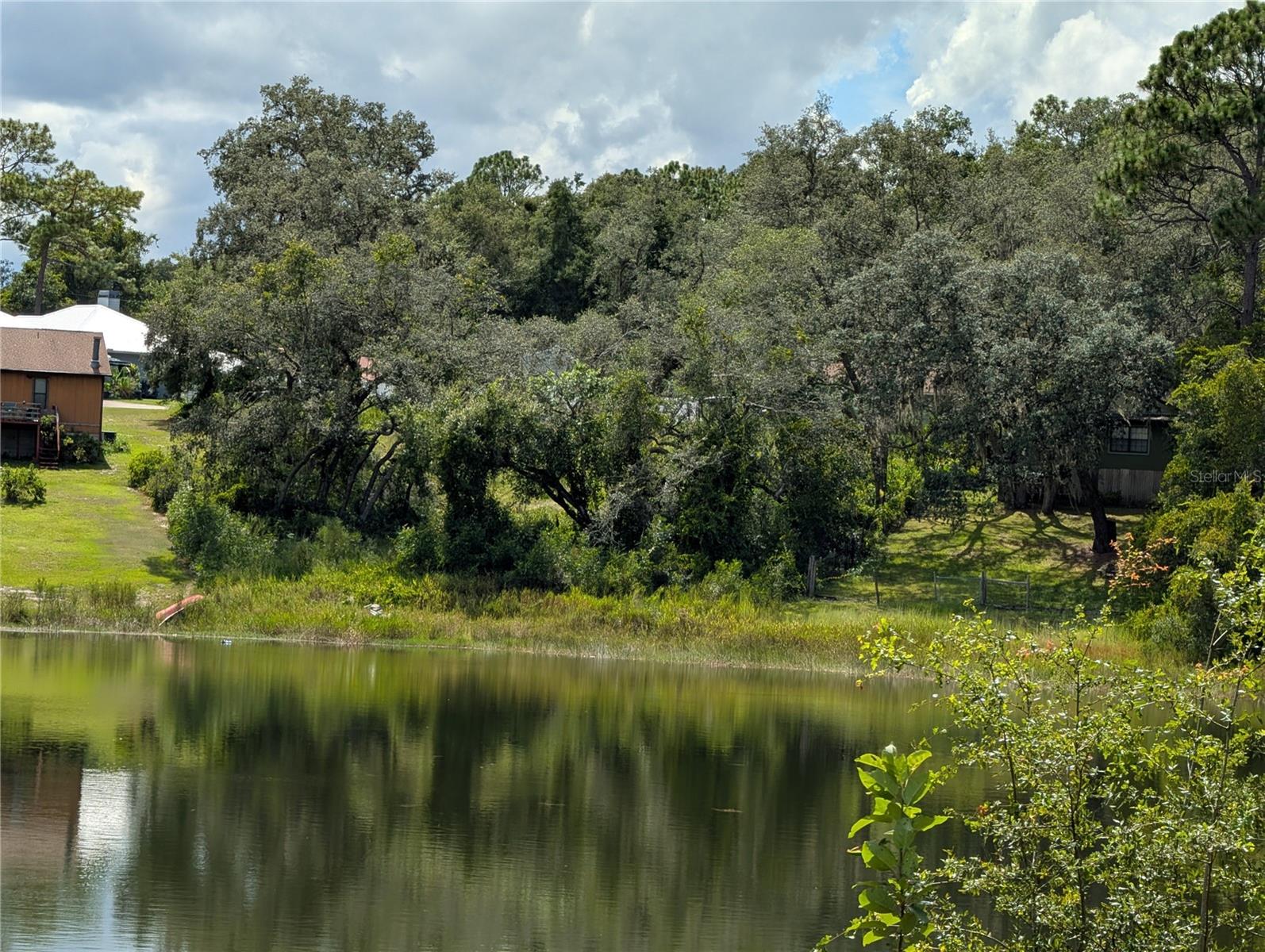 WOODS & LAKES - Land