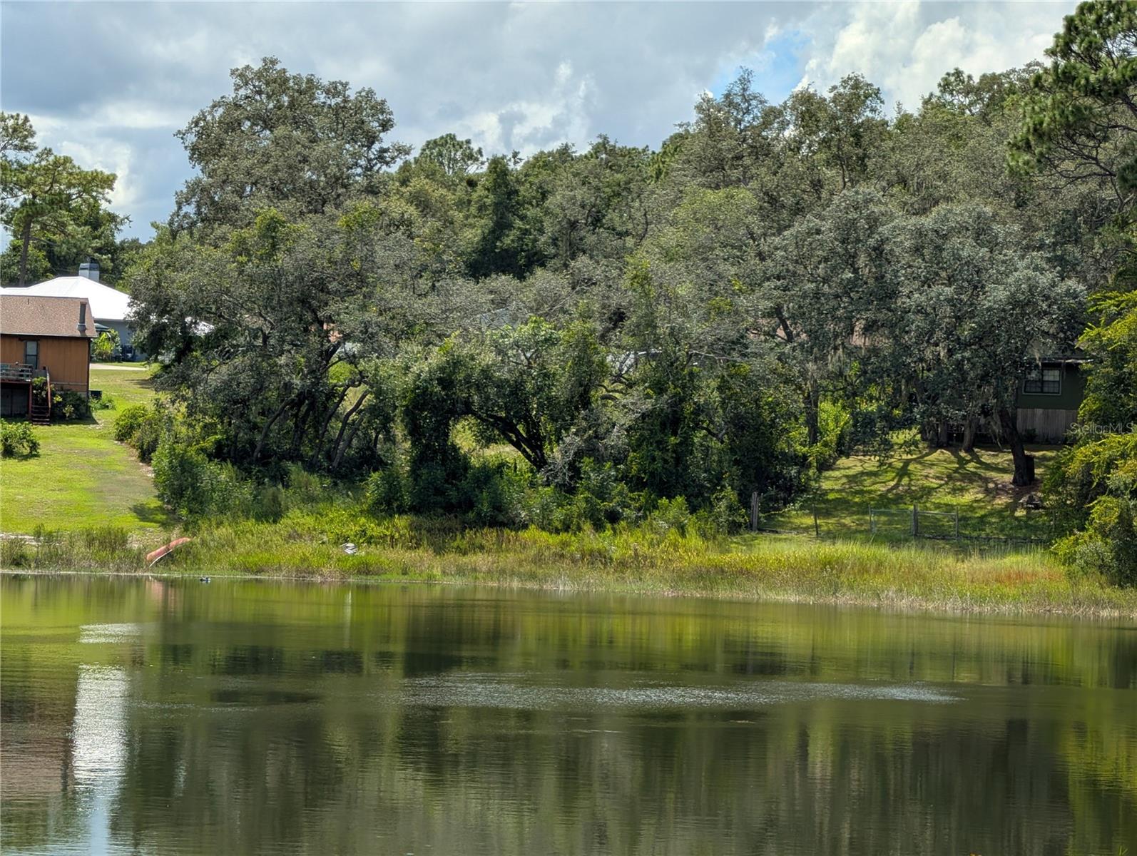 WOODS & LAKES - Land