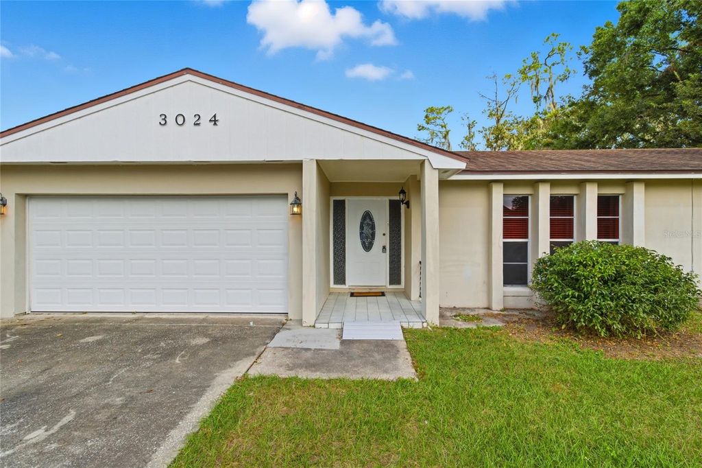 Photo of 3024 Blown Feather Lane, Mulberry, FL 33860 (MLS # L4958192)