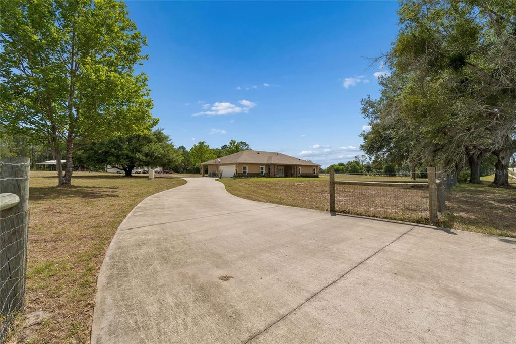 Photo of 29913 Darby Road, Dade City, FL 33525 (MLS # A4693016)