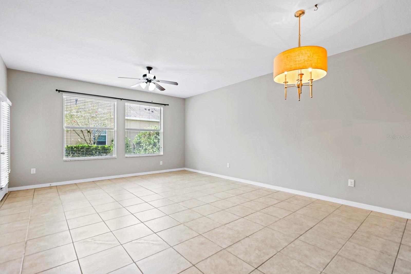 STARLING AT FISHHAWK PH IA - Residential Lease