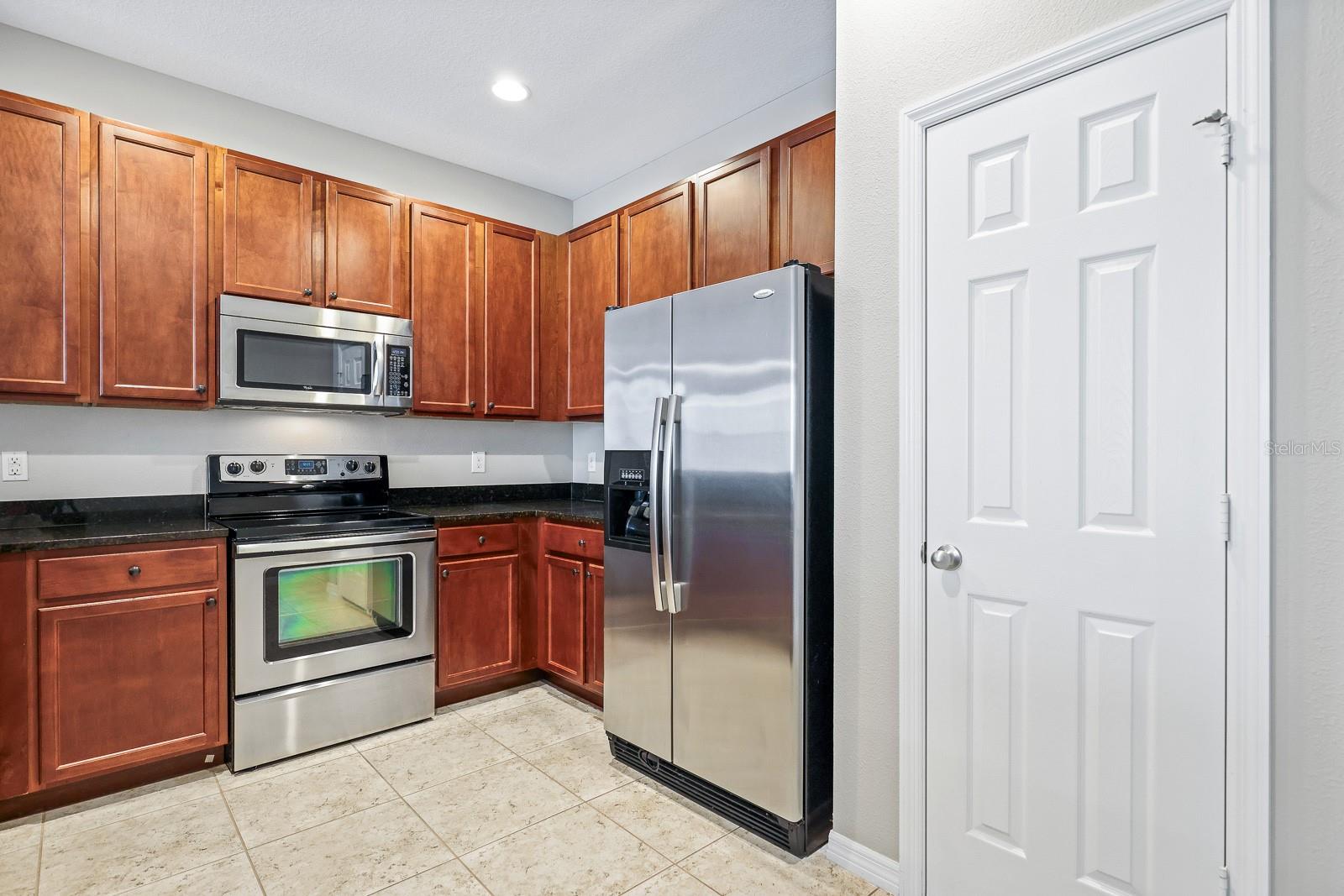 STARLING AT FISHHAWK PH IA - Residential Lease