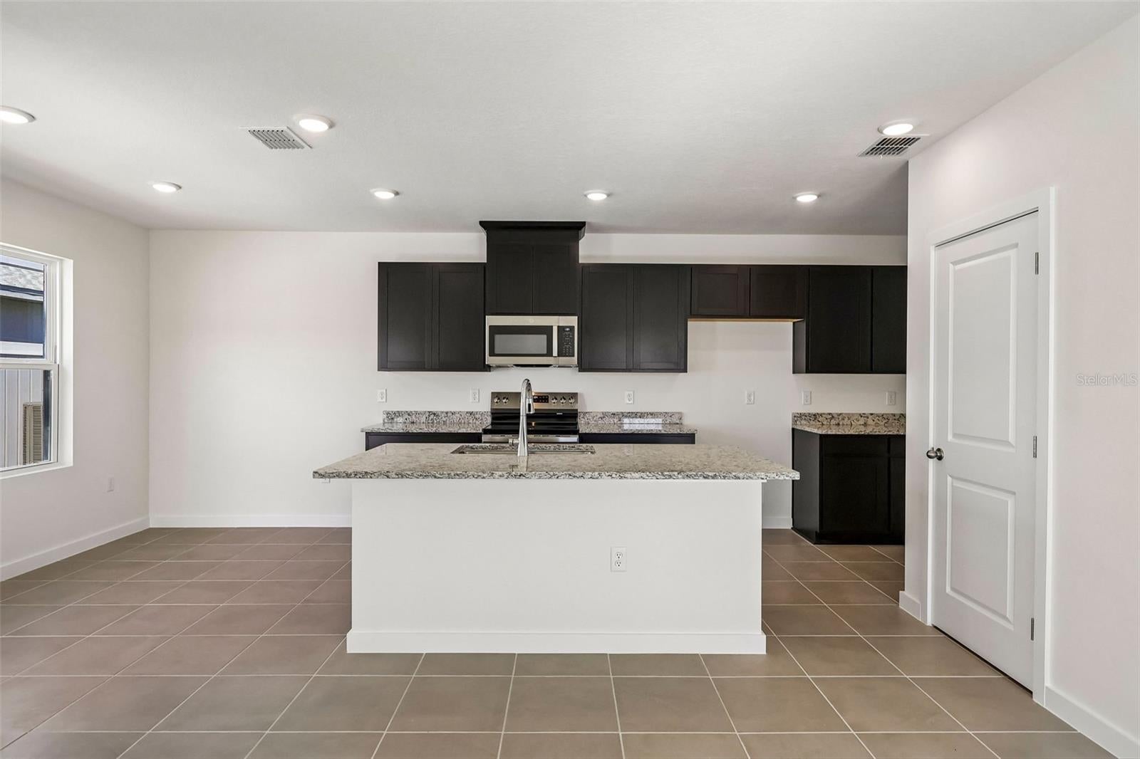 2732 MEADOW CREST DRIVE
