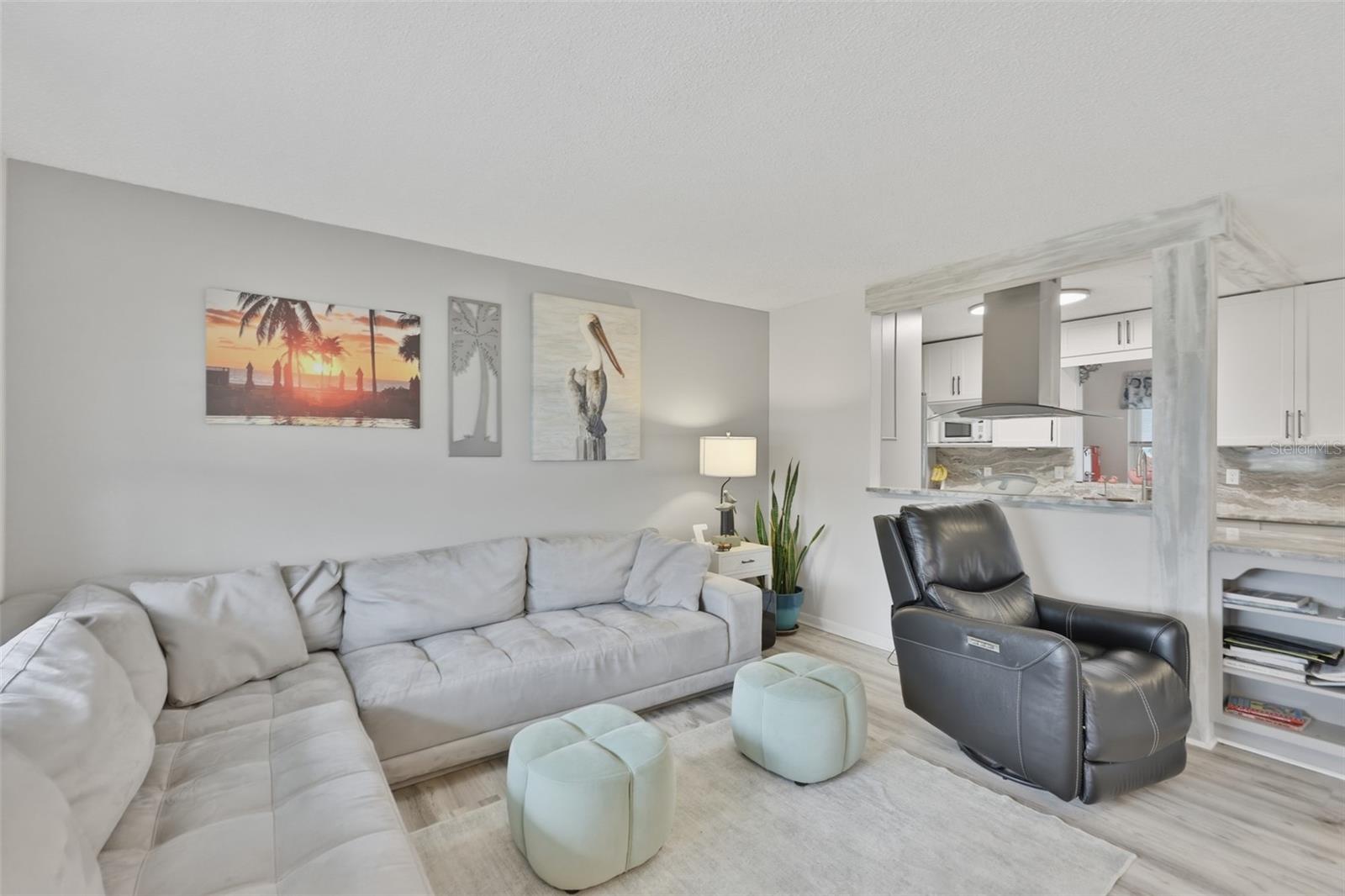 1739 COCO PALM CIRCLE