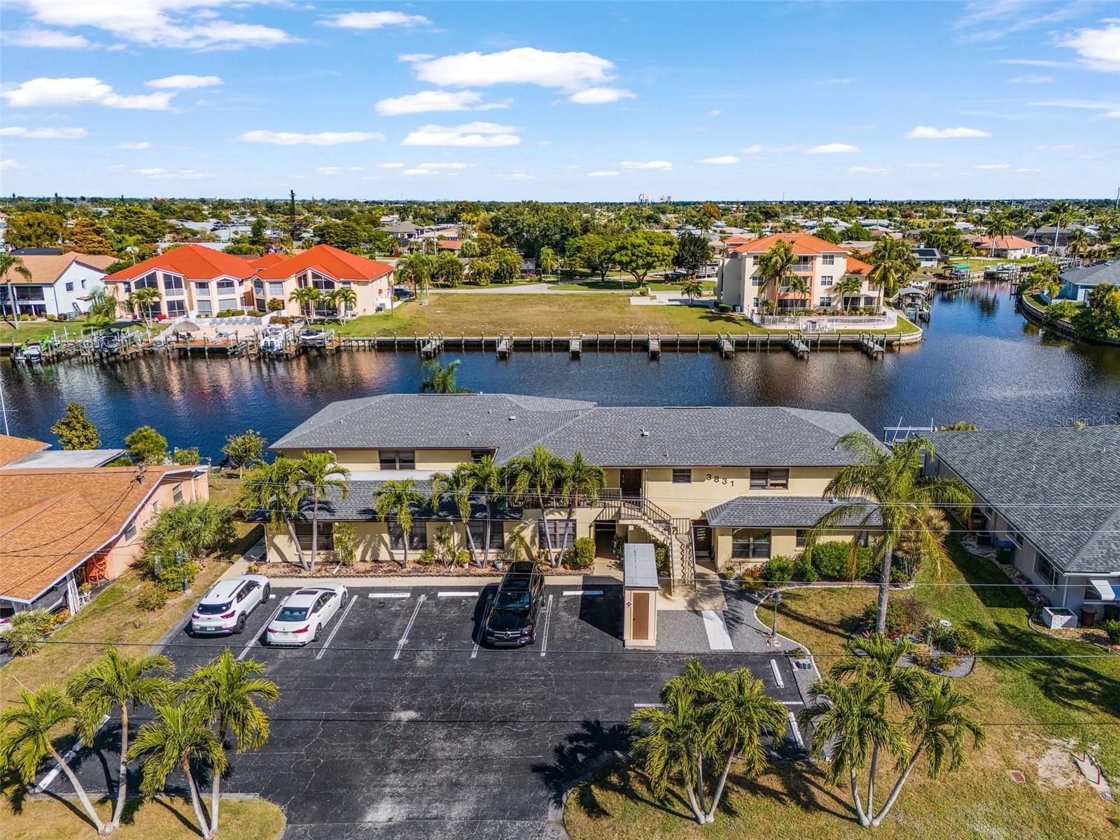 LOS CINCO A CONDO - Residential