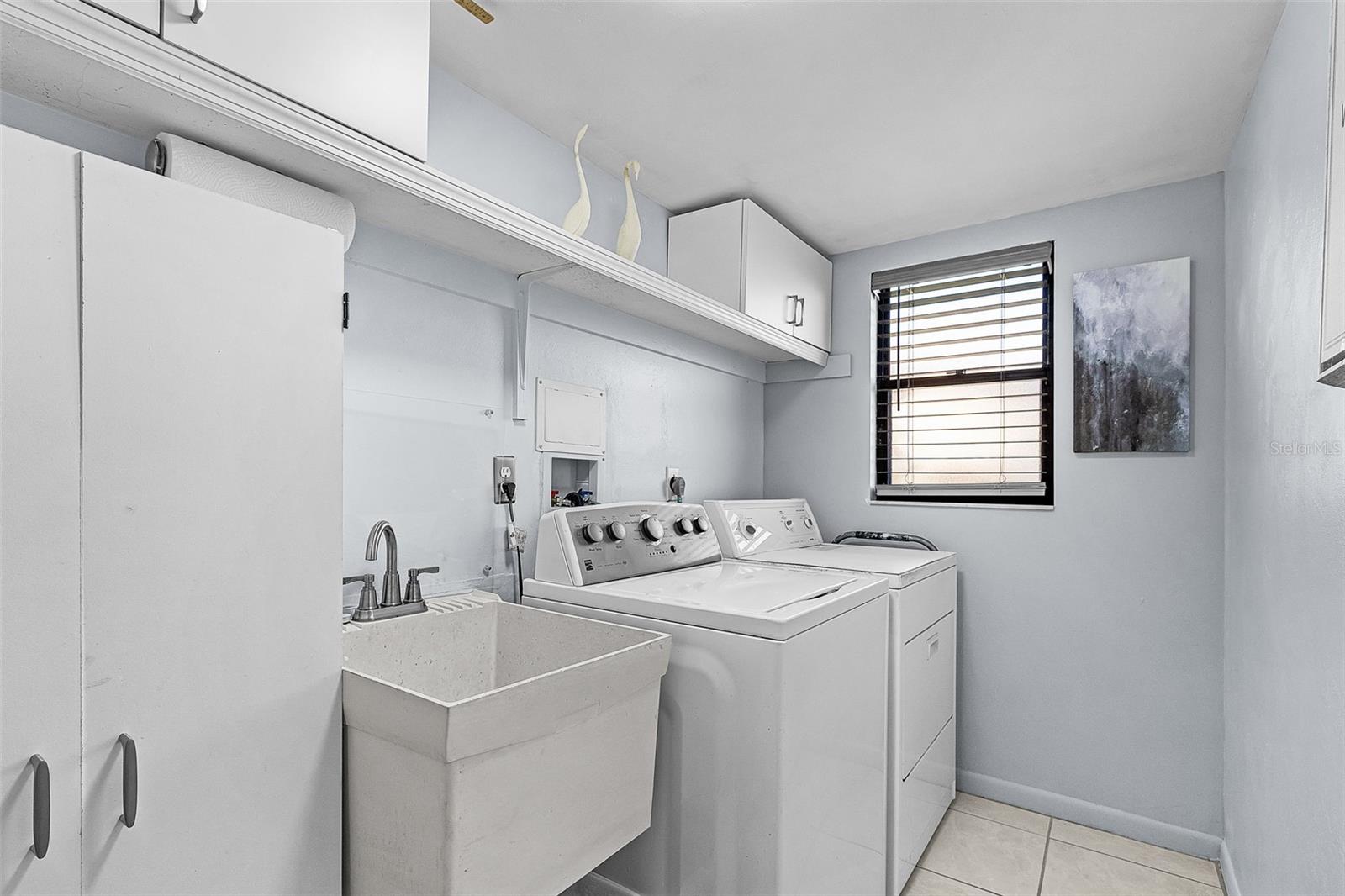 LOS CINCO A CONDO - Residential