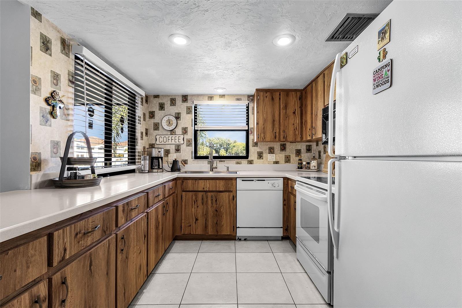 LOS CINCO A CONDO - Residential