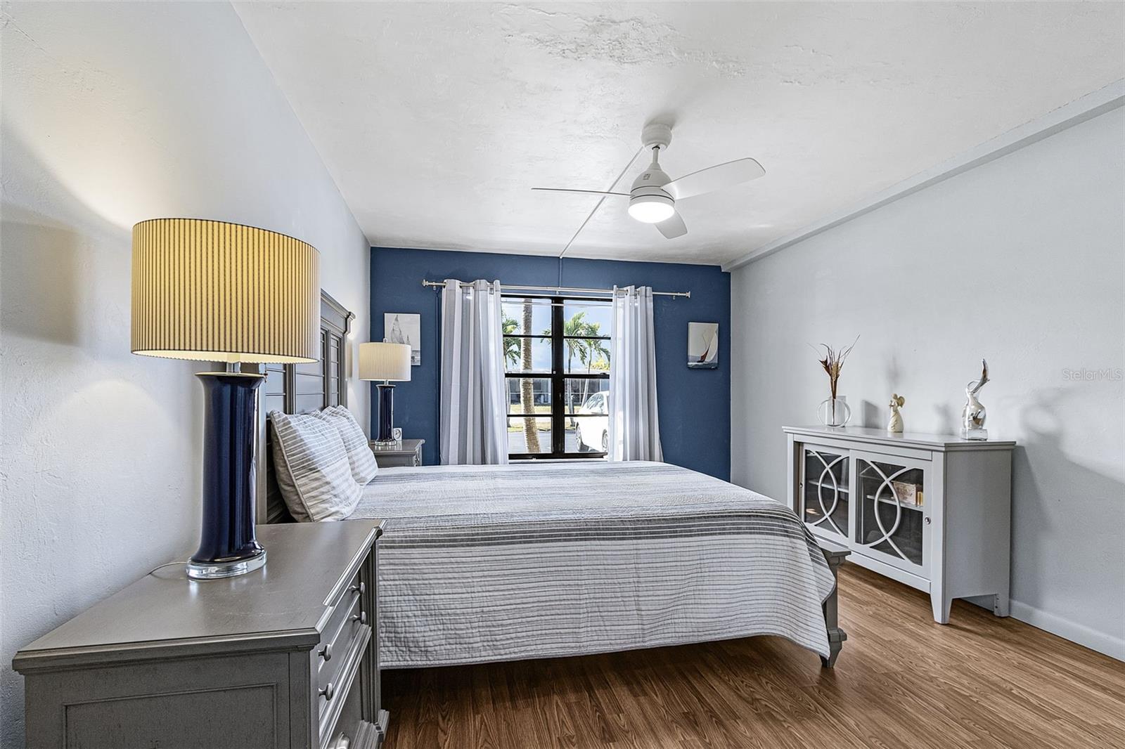 LOS CINCO A CONDO - Residential