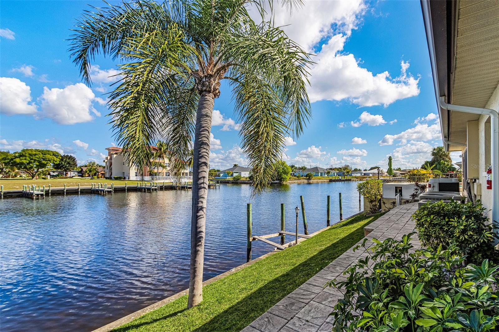 LOS CINCO A CONDO - Residential