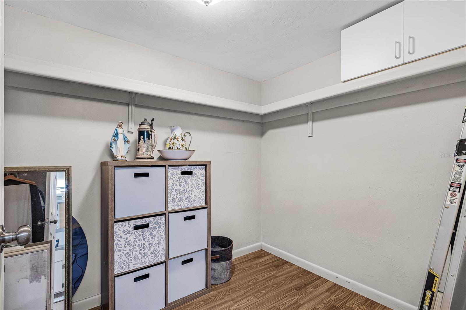 LOS CINCO A CONDO - Residential