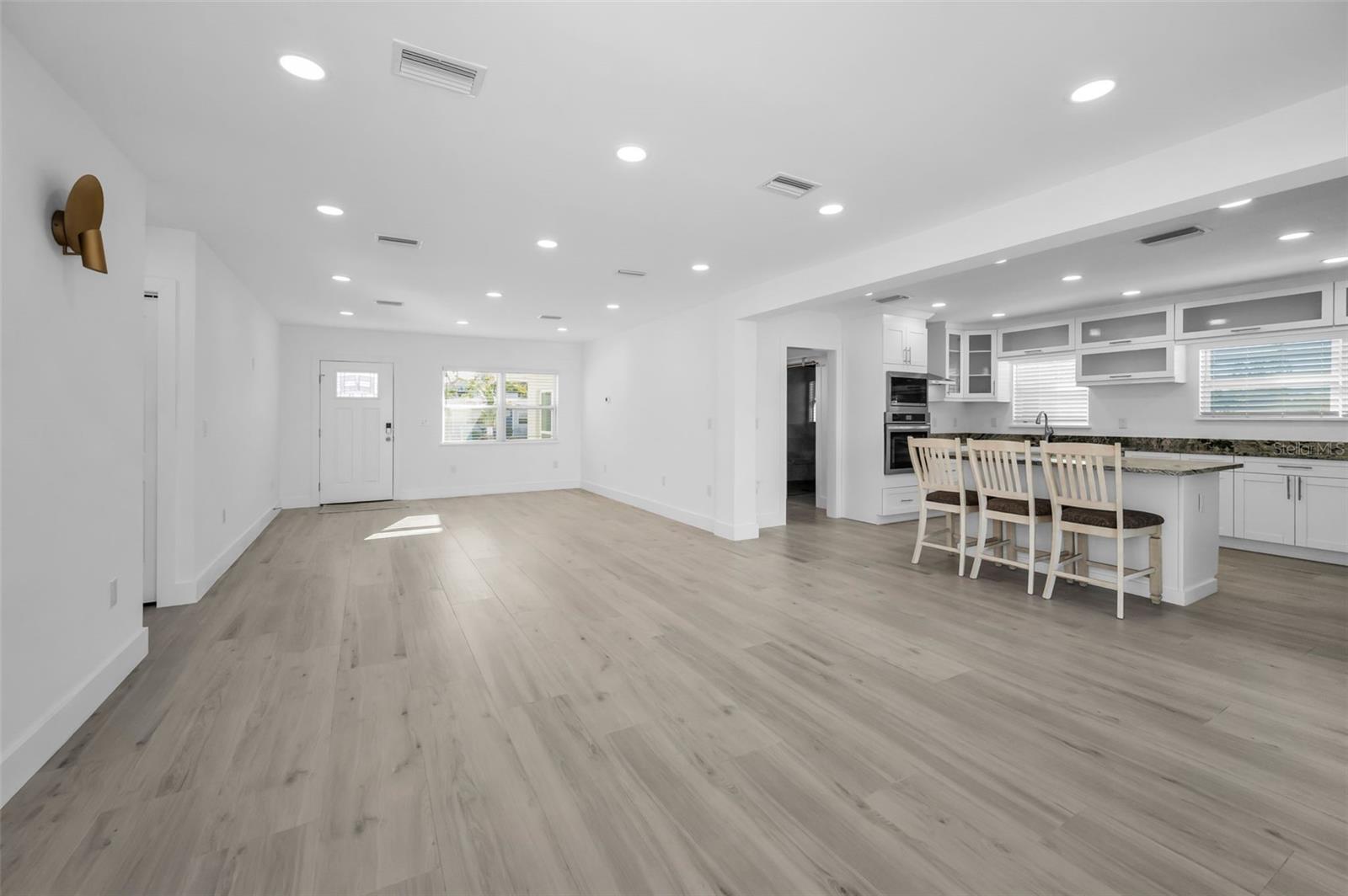 GULF SHORES 1ST ADD - Residential Lease