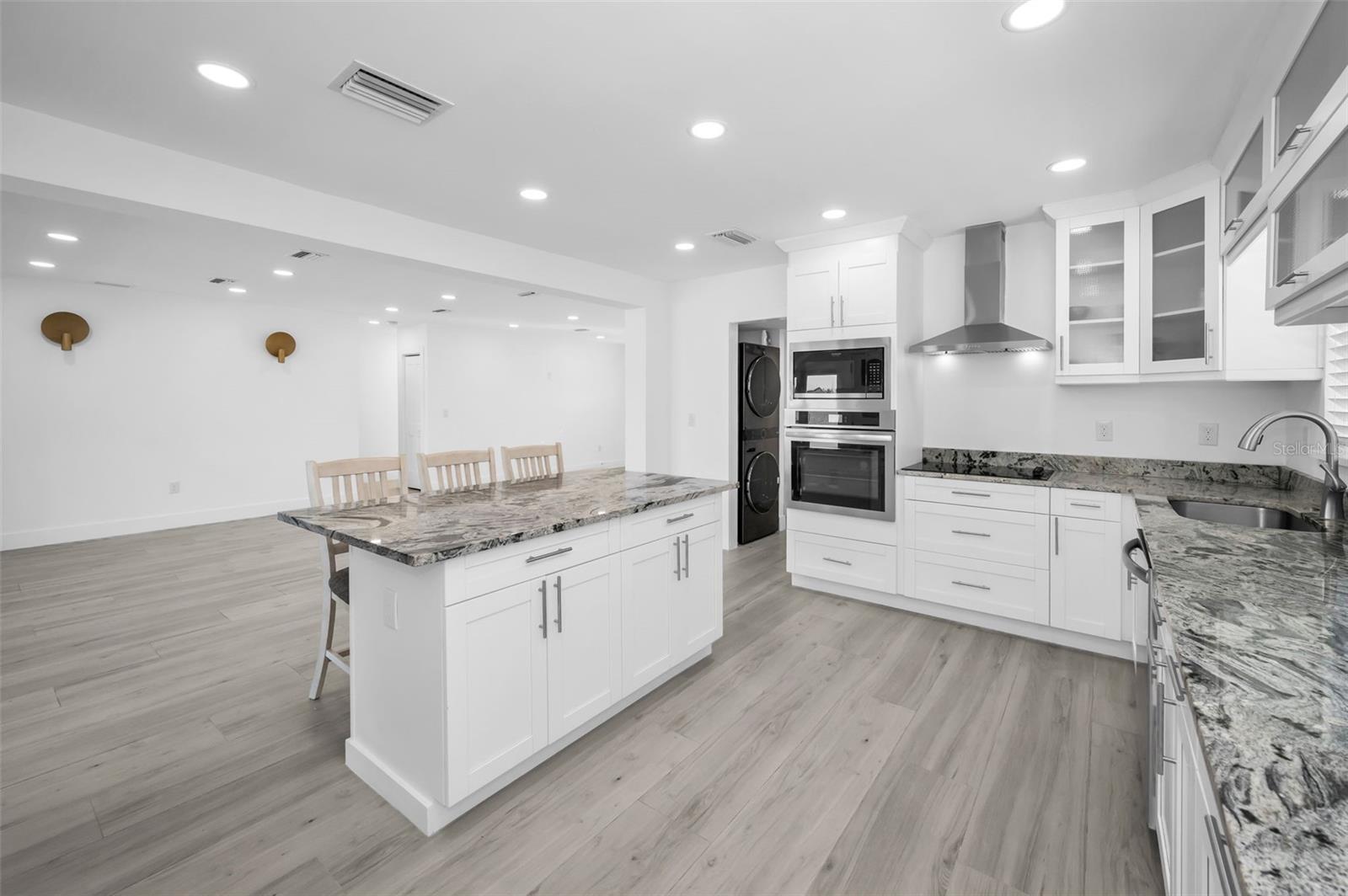 GULF SHORES 1ST ADD - Residential Lease