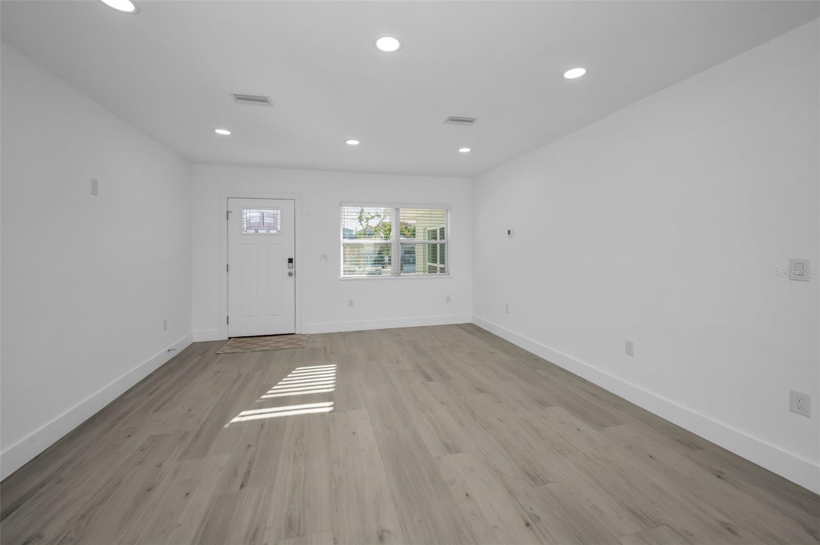 GULF SHORES 1ST ADD - Residential Lease