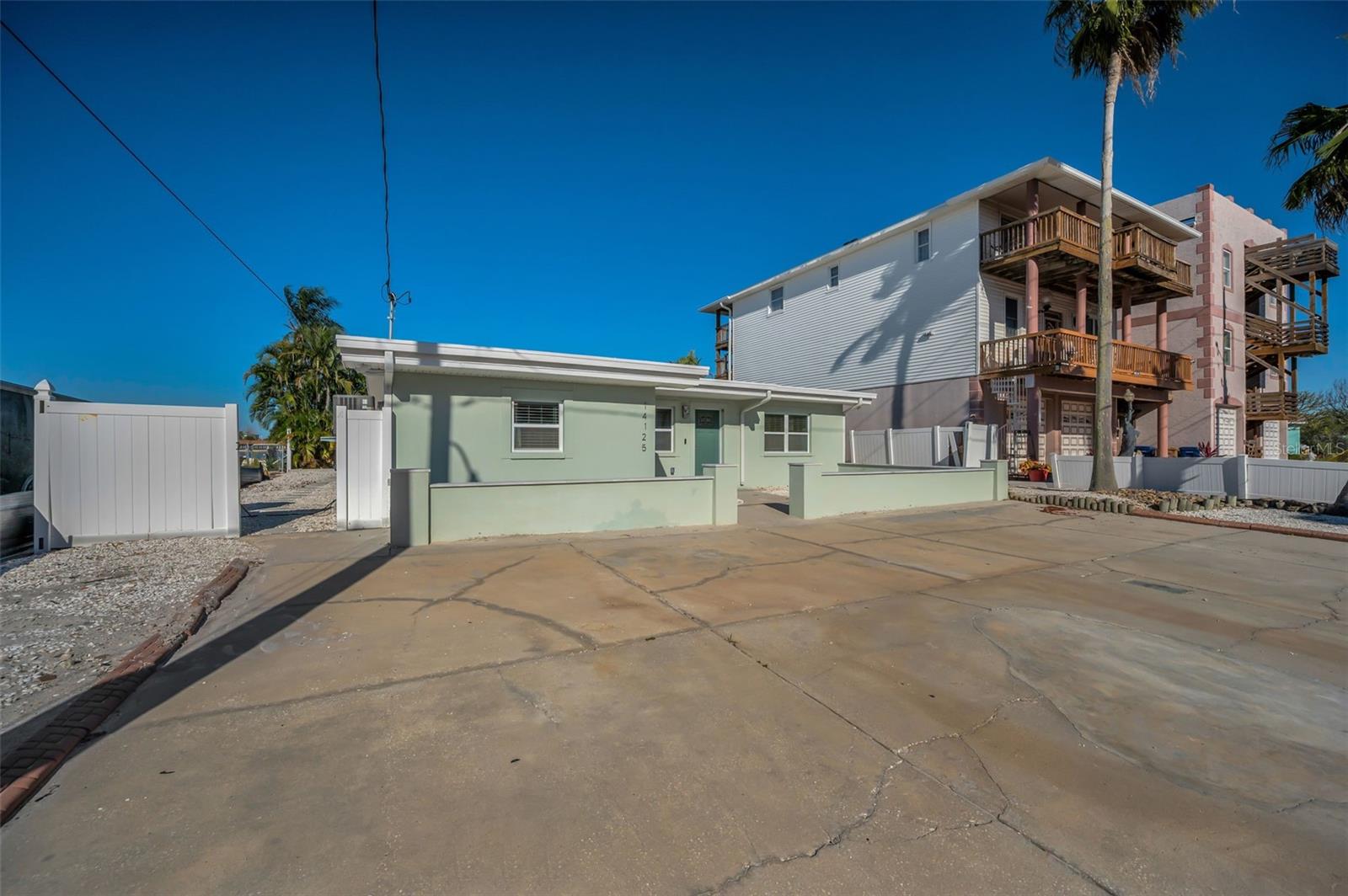 GULF SHORES 1ST ADD - Residential Lease