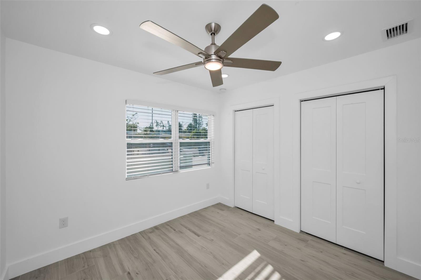 GULF SHORES 1ST ADD - Residential Lease