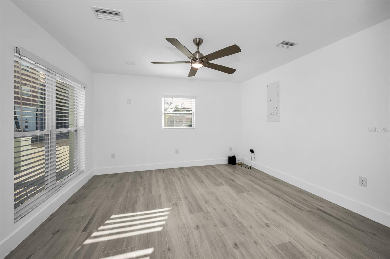 GULF SHORES 1ST ADD - Residential Lease