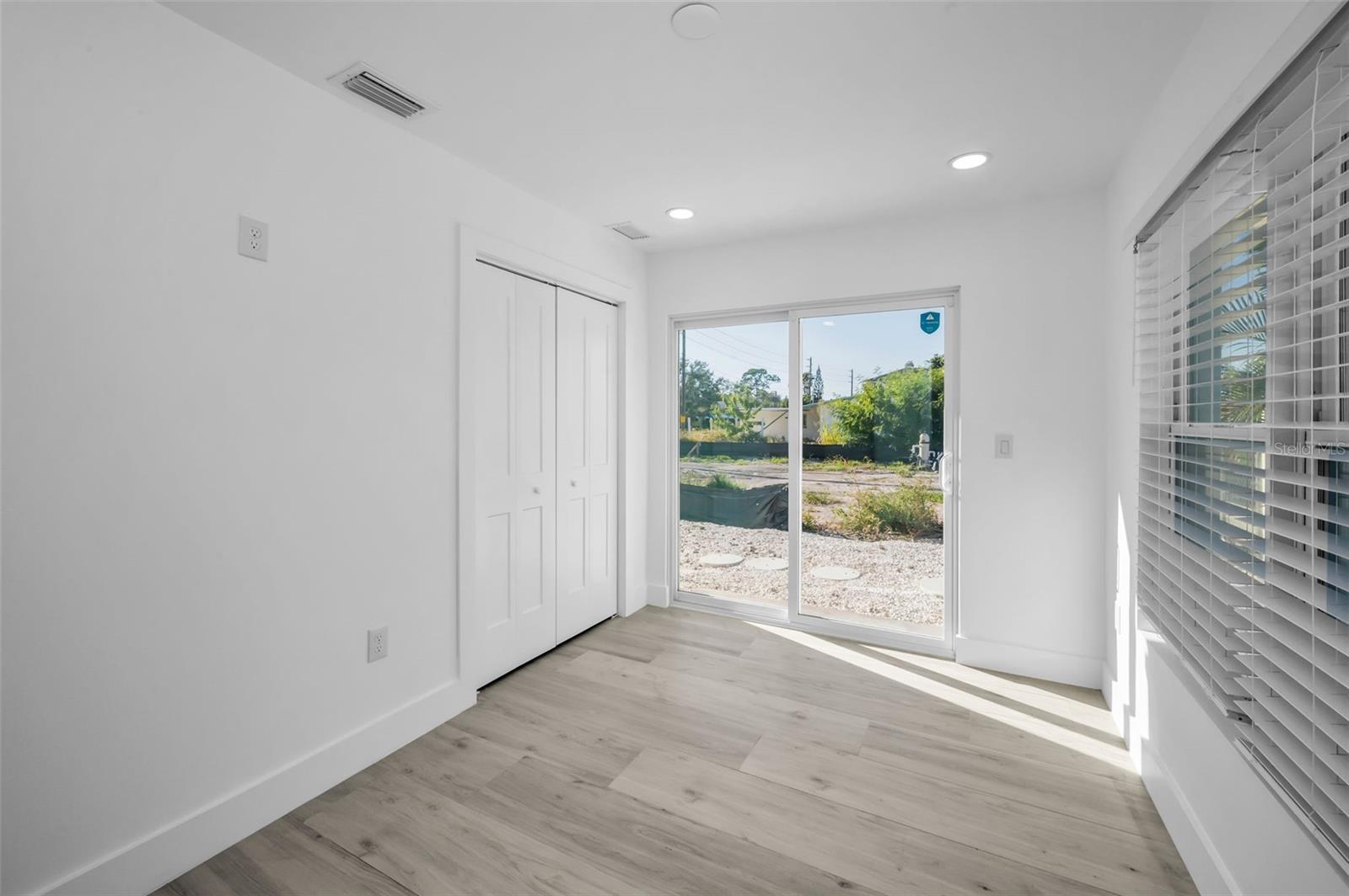 GULF SHORES 1ST ADD - Residential Lease