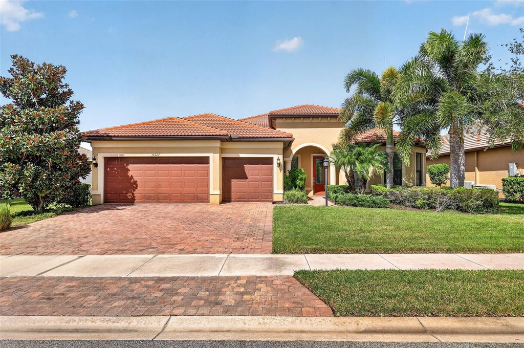 Photo of 16927 Winthrop Place, Lakewood Ranch, FL 34202 (MLS # A4709841)